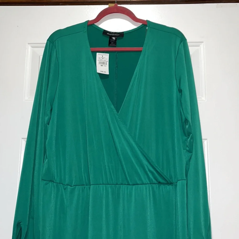 NWT Ashley Stewart Kelly GREEN Long sleeve V neck MIDI dress - Picture 2 of 11
